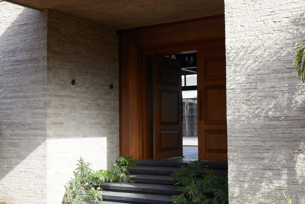 Avaani London Fog Ledgestone