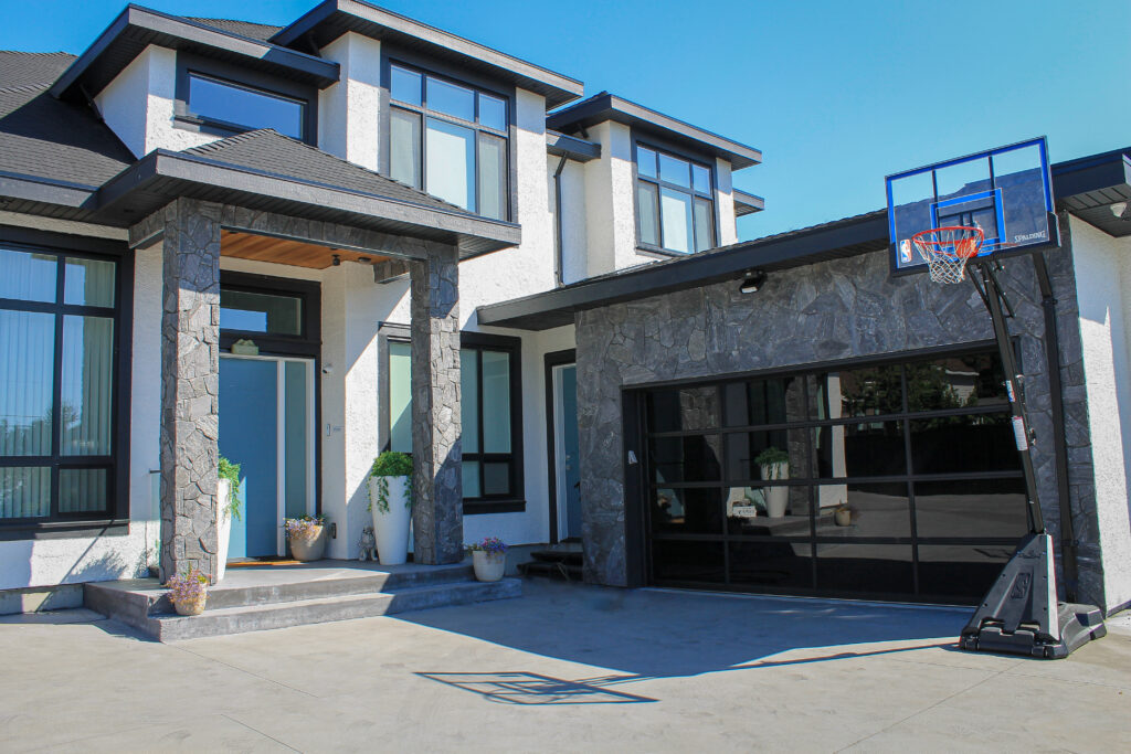 Avaani Pacific Peak Roman Fieldstone